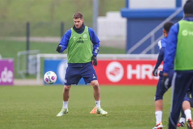 Kapitän Simon Terodde hat über die Schalker Krise gesprochen.