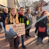 In Unna demonstrierten am Freitagnachmittag (1.03.) Bürgerinnen und Bürger für Klimaschutz und Verbesserungen im ÖPNV.