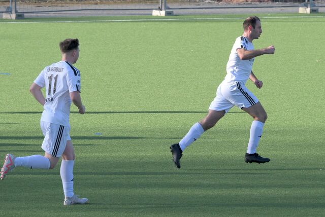 Joel Razanica ballt jubelnd die Faust.