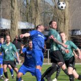 Kopfballduell TuS Niederaden gegen GS Cappenberg II