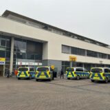Vier Polizeiwagen sind am Montag (4.3.) zu einer Schlägerei in Dorsten alarmiert worden.