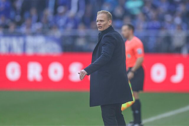 09.03.2024, Fussball, 2. Bundesliga, 25. Spieltag, Saison 2023/2024, FC Schalke 04 – SC Paderborn 07, Cheftrainer Karel Geraerts (FC Schalke 04)