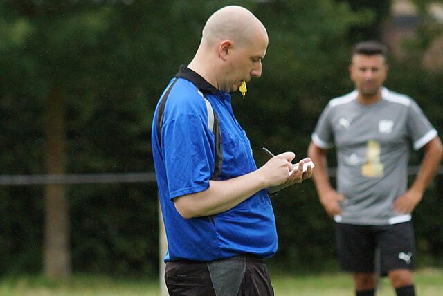 Daniel Decker-Törö hat bei einem Spiel der Kreisliga C Unna-Hamm fünf Platzverweise ausgesprochen und das Spiel anschließend abgebrochen.