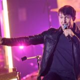 Der britische Sänger James Blunt steht beim Finale der Castingshow „The Voice of Germany 2021“ auf der Bühne.