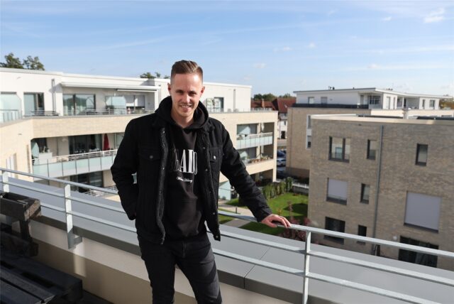 Patrick Schröer wohnt in einer Penthouse-Wohnung im Campus in Selm.