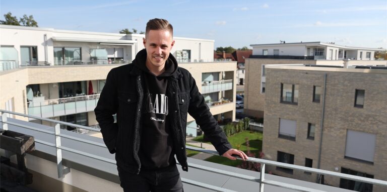 Patrick Schröer wohnt in einer Penthouse-Wohnung im Campus in Selm.