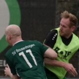 GS Cappenbergs Philipp Schulze Twenhöven (r.) im Duell gegen Bausenhagens Jonas Franke.