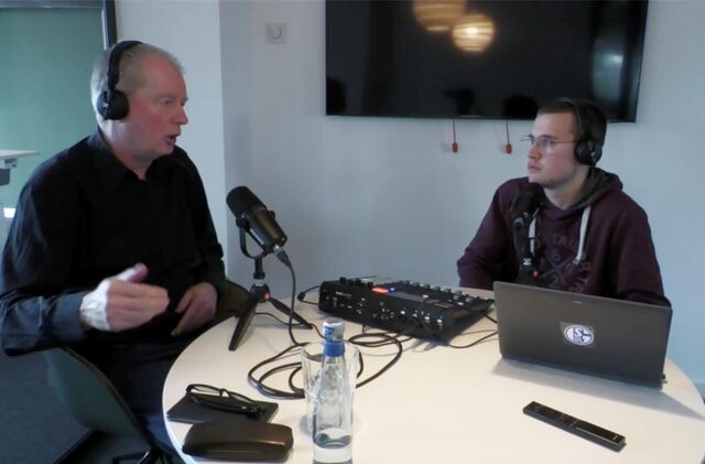 Die Schalke-Experten Norbert Neubaum und Tim Kühnel im neusten „Schalke-Pottcast“.