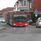 Ein Bus der VKU fährt durch Selm.