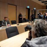 Daniel Wolski aus Lünen sitzt mit seinem Verteidiger auf der Anklagebank.