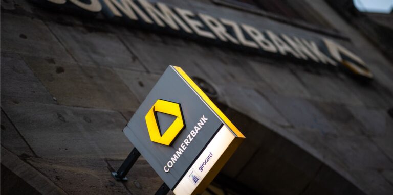 Die Commerzbank schließt alleine in NRW bis 2022 99 Filialen.