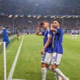 Simon Terodde und Kenan Karaman hatten wohl schon erste Vorahnungen über das neue galaktische Schalke-Projekt.