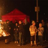In Mühlhausen zog das Osterfeuer zahllose Menschen in seinen Bann.