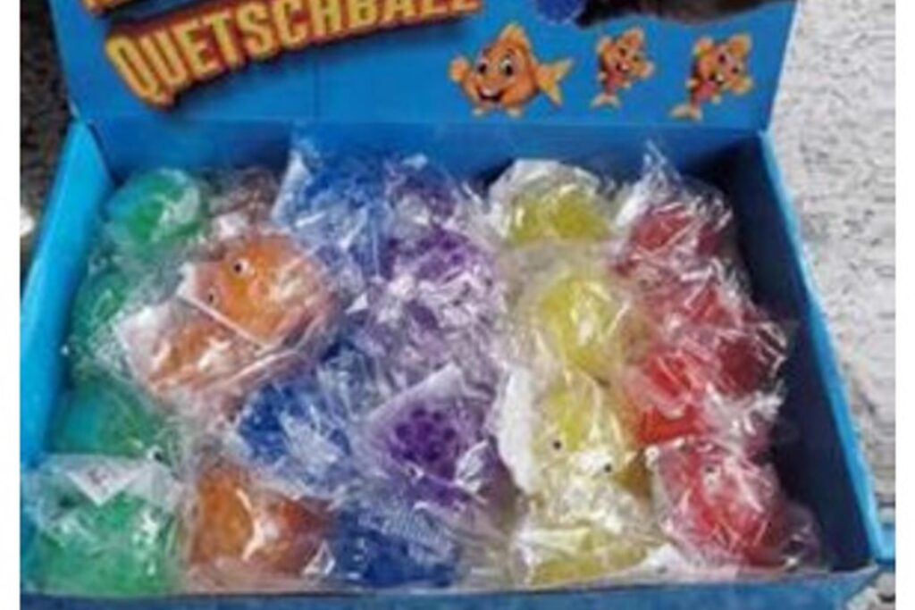 Die Antistress Quetschbälle liegen in einem Karton. Die Antistress Quetschbälle liegen in einem Karton.