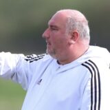 Thomas Gebhard, Trainer von GS Cappenberg, honoriert gute Trainingsleistungen.