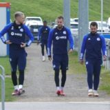 Dominick Drexler (m.) wurde heute mit Spannung auf dem Trainingsplatz der U23 erwartet.