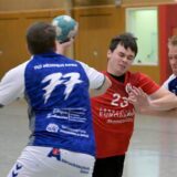 Der VfL Brambauer (in den roten Trikots) ist in Kamen gefordert.
