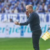 07.04.2024, Fussball, 2. Bundesliga, 28. Spieltag Saison 2023/2024, Hannover 96 – FC Schalke 04, Trainer Karel Geraerts (FC Schalke 04)