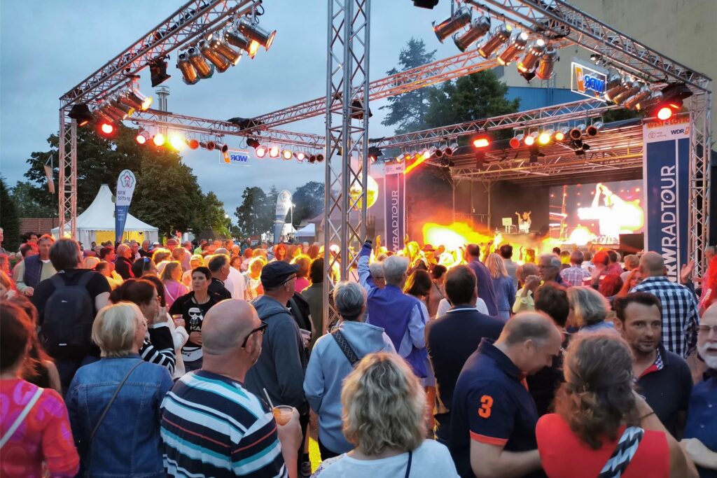 Menschen auf einem Konzert Menschen auf einem Konzert
