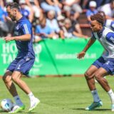14.07.2023, Fussball, Saison 2022/2023, Trainingslager des FC Schalke 04 in Mittersill, v. l. Kenan Karaman (FC Schalke 04), Assan Ouédraogo (FC Schalke 04) Foto: Tim Rehbein/RHR-FOTO