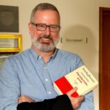Marc Westerhelweg, Richter am Amtsgericht Kamen mit dem Jugendstrafgesetz in der Hand