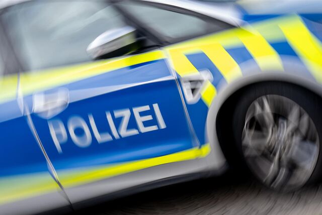 Ein Polizeifahrzeug