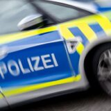 Ein Polizeifahrzeug