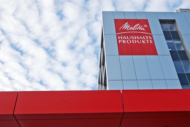 Blick auf das Verwaltungsgebäude der Melitta Haushaltsprodukte in Minden.