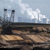 Bergbaumaschinen arbeiten im Tagebau Garzweiler