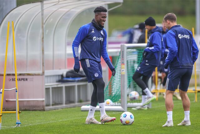 16.04.2024, Fussball, Saison 2023/2024, 2. Bundesliga, Training FC Schalke 04, Bryan Lasme (FC Schalke 04) Foto: Tim Rehbein/RHR-FOTO