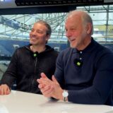 Fußball-Legende Rüdiger Abramczik und der Gelsenkirchener Künstler Christian Nienhaus sprechen im Legenden-Talk über eine besondere Aktion.