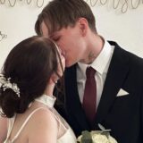Nur Eltern und Geschwister waren bei der Hochzeit von Anastasia und Mauricio dabei. In einem Jahr soll eine große Feier folgen.