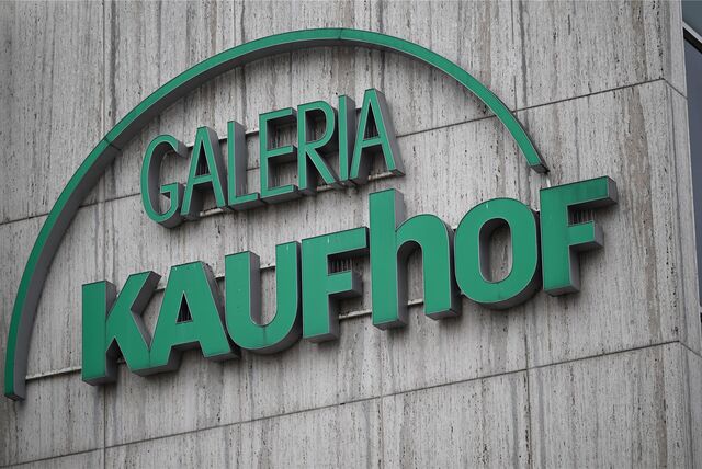Galeria-Logo auf der Außenwand einer Filiale