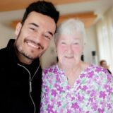 Giovanni Zarrella und Uschi Pathmann blicken in die Kamera.