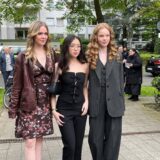 Die Hauptdarstellerinnen der Serie „Die drei !!!“: v.l. Lilith Jona, Purnima Grätz und Bella Bading.