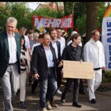 Angeführt von Volker Wagner, IGBCE-Oberaden, SPD-Generalsekretär Kevin Kühnert und heimischen Politikern und Funktionären marschierten die Demonstranten zur Römerbergsporthalle.