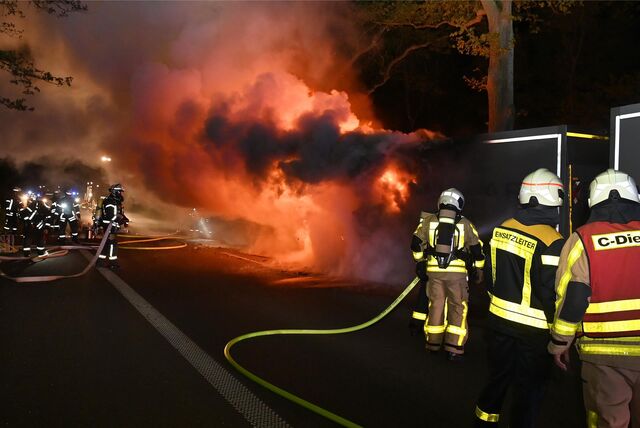 Ein Lkw stand zwischen Dorsten und Schermbeck in Flammen.
