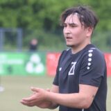 Fabio Walnsch klatscht in die Hände.
