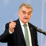 Herbert Reul (CDU), Innenminister von Nordrhein-Westfalen, äußert sich vor der Presse.