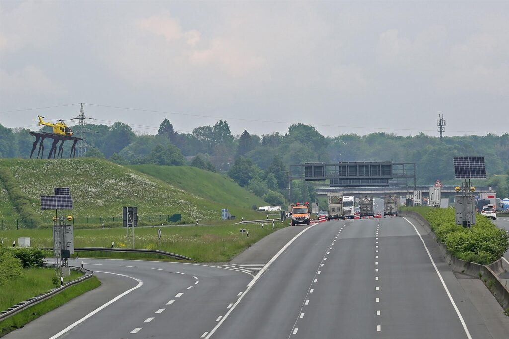 Vollsperrung der A1 zwischen Kamen und Unna Richtung Köln: Kein Durchkommen für Fahrzeuge gibt es noch bis Mittwoch, 8. Mai, 4 Uhr.