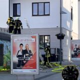 Feuerwehr und Rettungsdienst sind auf der Bahnhofstraße in Unna im Einsatz.