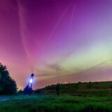 Polarlichter sind am Himmel über der Halde Großes Holz in Bergkamen zu sehen.