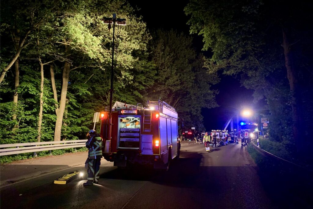 Zahlreiche Einsatzkräfte waren im Einsatz. Zahlreiche Einsatzkräfte waren im Einsatz.