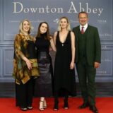 Die Schauspieler Phyllis Logan (l-r), Sophie McShera, Laura Carmichael und Hugh Bonneville bei einem Fototermin zum Kinostart des ersten Films „Downton Abbey“.