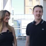 GNTM-Kandidatin Stella und unser Reporter Tim Hübbertz bei ihrem Catwalk-Training.