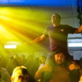Stimmung pur: Menschen aus Lünern und Umgebung tanzen und feiern gemeinsam durch die Nacht.