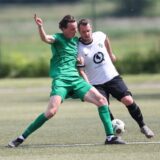 Jan Steinkamp (l.) verlor mit GS Cappenberg gegen den SV Frömern um Kevin Frischemeyer.