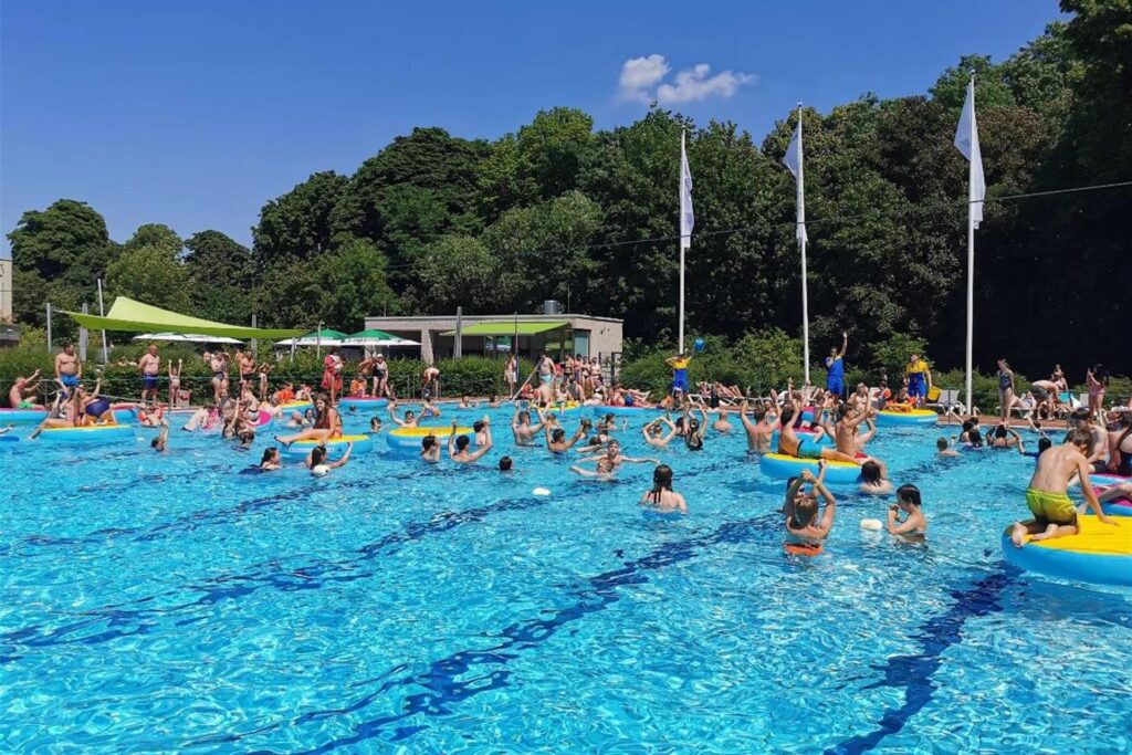Menschen im Solebad in Werne Menschen im Solebad in Werne