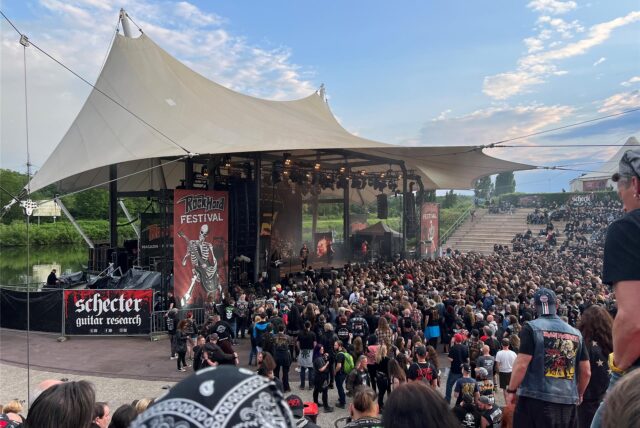 Im Amphitheater des Gelsenkirchener Nordsternparks feierten über das lange Pfingstwochenende rund 7000 Metal-Fans.
