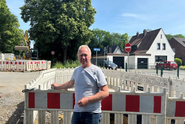 Anwohner Norbert Kozubek auf der Baustelle Hammer Straße.